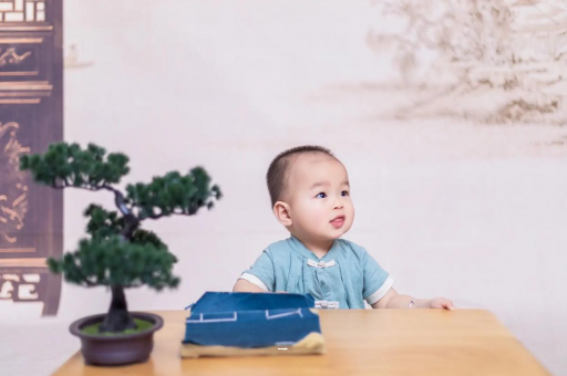 来宾孕妇几个月有反应